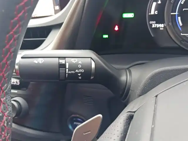 レクサス ＥＳ 300h Fスポーツ 福岡県 2019(平31)年 3.8万km ヒートブルーコントラストレイヤリング サンルーフ/純正12.3型ナビ/フルセグTV/バックモニター/ビルトインETC2.0/レーダークルーズコントロール/クリアランスソナー/セーフティシステムプラス/・プリクラッシュセーフティ/・レーントレーシングアシスト/・アダプティブハイビームシステム/・ロードサインアシスト/・先行車発進告知機能/パーキングサポートブレーキ/3眼フルLEDヘッドランプ/革巻きステアリング/ステアリングヒーター/パドルシフト/合皮スポーツシート/パワーシート/前席シートヒーター/エアシート/運転席ポジションメモリー/純正19インチアルミホイール/スマートエントリー/スタートシステム/禁煙車