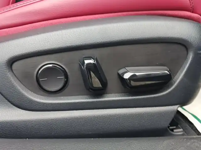 レクサス ＥＳ 300h Fスポーツ 福岡県 2019(平31)年 3.8万km ヒートブルーコントラストレイヤリング サンルーフ/純正12.3型ナビ/フルセグTV/バックモニター/ビルトインETC2.0/レーダークルーズコントロール/クリアランスソナー/セーフティシステムプラス/・プリクラッシュセーフティ/・レーントレーシングアシスト/・アダプティブハイビームシステム/・ロードサインアシスト/・先行車発進告知機能/パーキングサポートブレーキ/3眼フルLEDヘッドランプ/革巻きステアリング/ステアリングヒーター/パドルシフト/合皮スポーツシート/パワーシート/前席シートヒーター/エアシート/運転席ポジションメモリー/純正19インチアルミホイール/スマートエントリー/スタートシステム/禁煙車