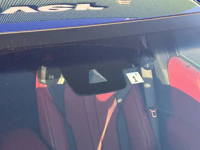 レクサス ＥＳ 300h Fスポーツ 福岡県 2019(平31)年 3.8万km ヒートブルーコントラストレイヤリング サンルーフ/純正12.3型ナビ/フルセグTV/バックモニター/ビルトインETC2.0/レーダークルーズコントロール/クリアランスソナー/セーフティシステムプラス/・プリクラッシュセーフティ/・レーントレーシングアシスト/・アダプティブハイビームシステム/・ロードサインアシスト/・先行車発進告知機能/パーキングサポートブレーキ/3眼フルLEDヘッドランプ/革巻きステアリング/ステアリングヒーター/パドルシフト/合皮スポーツシート/パワーシート/前席シートヒーター/エアシート/運転席ポジションメモリー/純正19インチアルミホイール/スマートエントリー/スタートシステム/禁煙車