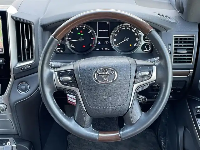 トヨタ ランドクルーザー ZX 群馬県 2017(平29)年 4.2万km ダークレッドマイカメタリック ワンオーナー/純正SDナビ/モデリスタフルエアロ/パーキングソナー/アダプティブクルーズコントロール/電動格納ミラー/本革+木目調ステアリング/木目調内装/シートセットポジションメモリー/Bluetooth/ステアリングスイッチ/ステアリングヒーター/ヘッドレストモニター/前席パワーシート/2列目前後パワーシート/LEDフォグランプ/LEDヘッドライト/V8/全周囲カメラ/AHB/純正20インチアルミホイール/純正フロアマット/前方ドライブレコーダー/サンルーフ/パワーステアリング/チップアップシート/純正ビルトインETC2.0/ルーフレール/スマートキー