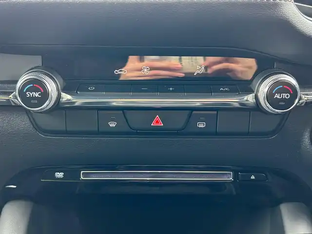 マツダ マツダ３ファストバック 15S ツーリング 群馬県 2023(令5)年 4.7万km ジェットブラックマイカ 純正ディスプレイオーディオ/（FM/AM/CD/DVD/HDMI/Bluetooth/フルセグTV）/全方位カメラ/前後ドラレコ（C9KA V6 580A）/ETC/ワンオーナー/i-ACTIVSENSE/・追従走行式クルーズコントロール/・レーンキープアシスト/・LEDヘッドライト/・オートライト/・オートハイビーム/・衝突被害軽減装置/純正フロアマット/純正18インチAW/ステアリングスイッチ/革巻きステアリング/電動格納ミラー/取扱説明書