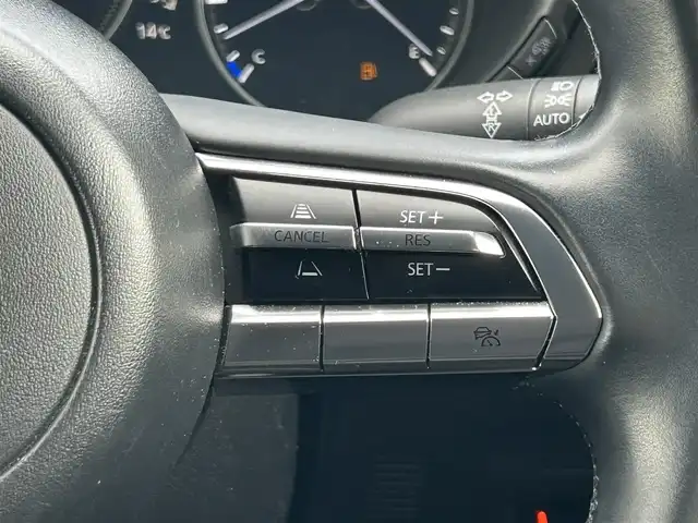 マツダ マツダ３ファストバック 15S ツーリング 群馬県 2023(令5)年 4.7万km ジェットブラックマイカ 純正ディスプレイオーディオ/（FM/AM/CD/DVD/HDMI/Bluetooth/フルセグTV）/全方位カメラ/前後ドラレコ（C9KA V6 580A）/ETC/ワンオーナー/i-ACTIVSENSE/・追従走行式クルーズコントロール/・レーンキープアシスト/・LEDヘッドライト/・オートライト/・オートハイビーム/・衝突被害軽減装置/純正フロアマット/純正18インチAW/ステアリングスイッチ/革巻きステアリング/電動格納ミラー/取扱説明書