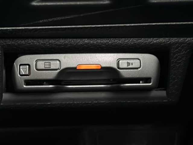 スバル フォレスター S－リミテッド 富山県 2016(平28)年 13.6万km クリスタルブラックシリカ ワンオーナー/スマートキー２本/レザーシート/4WD/パワーシート（D席メモリー付き）/社外メモリナビ（AVIC-ZH0999）/フルセグTV/CD/DVD再生/Bluetooth/ETC/バックカメラ/パドルシフト/アイドリングストップ/純正18インチAW/ACC/レーンキープアシスト/シートヒーター（全席）/LEDヘッドライト/フォグランプ/純正フロアマット/純正ドアバイザー/横滑り防止装置/BSM/電動格納ウィンカーミラー/ステアリングスイッチ/オートライト/革巻きステアリング/パワーバックドア/タイヤ積み込み/（スタッドレス225/60/R17）