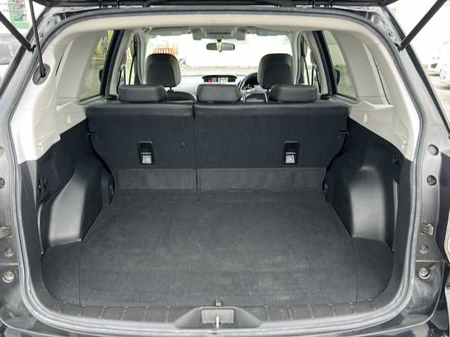 スバル フォレスター S－リミテッド 富山県 2016(平28)年 13.6万km クリスタルブラックシリカ ワンオーナー/スマートキー２本/レザーシート/4WD/パワーシート（D席メモリー付き）/社外メモリナビ（AVIC-ZH0999）/フルセグTV/CD/DVD再生/Bluetooth/ETC/バックカメラ/パドルシフト/アイドリングストップ/純正18インチAW/ACC/レーンキープアシスト/シートヒーター（全席）/LEDヘッドライト/フォグランプ/純正フロアマット/純正ドアバイザー/横滑り防止装置/BSM/電動格納ウィンカーミラー/ステアリングスイッチ/オートライト/革巻きステアリング/パワーバックドア/タイヤ積み込み/（スタッドレス225/60/R17）