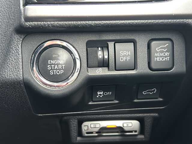 スバル フォレスター S－リミテッド 富山県 2016(平28)年 13.6万km クリスタルブラックシリカ ワンオーナー/スマートキー２本/レザーシート/4WD/パワーシート（D席メモリー付き）/社外メモリナビ（AVIC-ZH0999）/フルセグTV/CD/DVD再生/Bluetooth/ETC/バックカメラ/パドルシフト/アイドリングストップ/純正18インチAW/ACC/レーンキープアシスト/シートヒーター（全席）/LEDヘッドライト/フォグランプ/純正フロアマット/純正ドアバイザー/横滑り防止装置/BSM/電動格納ウィンカーミラー/ステアリングスイッチ/オートライト/革巻きステアリング/パワーバックドア/タイヤ積み込み/（スタッドレス225/60/R17）