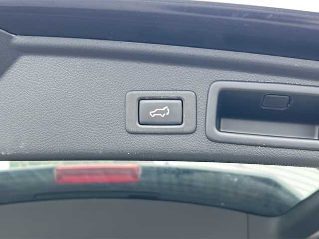 スバル フォレスター S－リミテッド 富山県 2016(平28)年 13.6万km クリスタルブラックシリカ ワンオーナー/スマートキー２本/レザーシート/4WD/パワーシート（D席メモリー付き）/社外メモリナビ（AVIC-ZH0999）/フルセグTV/CD/DVD再生/Bluetooth/ETC/バックカメラ/パドルシフト/アイドリングストップ/純正18インチAW/ACC/レーンキープアシスト/シートヒーター（全席）/LEDヘッドライト/フォグランプ/純正フロアマット/純正ドアバイザー/横滑り防止装置/BSM/電動格納ウィンカーミラー/ステアリングスイッチ/オートライト/革巻きステアリング/パワーバックドア/タイヤ積み込み/（スタッドレス225/60/R17）