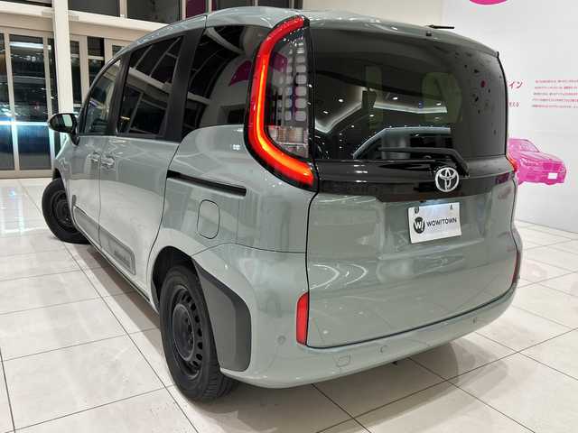 トヨタ シエンタ Z 埼玉県 2022(令4)年 2万km アーバンカーキ 純正フリップダウンモニター　/純正ディスプレイオーディオ（ナビ機能付）/　　CD/DVD/BT/フルセグ　/パノラミックビューモニター　/両側パワースライドドア　/レーダークルーズコントロール　/LED　/シートヒーター　/ステアリングヒーター　/ブラインドスポットモニター　/ETC