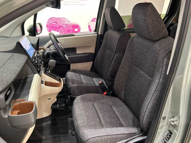 トヨタ シエンタ Z 埼玉県 2022(令4)年 2万km アーバンカーキ 純正フリップダウンモニター　/純正ディスプレイオーディオ（ナビ機能付）/　　CD/DVD/BT/フルセグ　/パノラミックビューモニター　/両側パワースライドドア　/レーダークルーズコントロール　/LED　/シートヒーター　/ステアリングヒーター　/ブラインドスポットモニター　/ETC