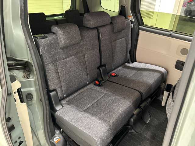 トヨタ シエンタ Z 埼玉県 2022(令4)年 2万km アーバンカーキ 純正フリップダウンモニター　/純正ディスプレイオーディオ（ナビ機能付）/　　CD/DVD/BT/フルセグ　/パノラミックビューモニター　/両側パワースライドドア　/レーダークルーズコントロール　/LED　/シートヒーター　/ステアリングヒーター　/ブラインドスポットモニター　/ETC