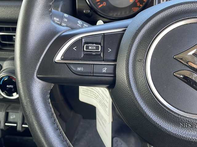 スズキ ジムニー XC 徳島県 2023(令5)年 2.4万km シフォンアイボリーメタリックブラック2トーンルーフ パナソニックナビ　CN-HE02WD/(AM.FM.CD.DVD.BT.フルセグ)/ルーフキャリア/前席シートヒーター/ステアリングスイッチ/ヘッドライトウォッシャー/バックカメラ/ビルトインETC/LEDヘッドライト