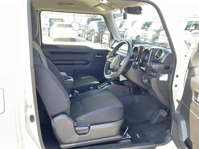 スズキ ジムニー XC 徳島県 2023(令5)年 2.4万km シフォンアイボリーメタリックブラック2トーンルーフ パナソニックナビ　CN-HE02WD/(AM.FM.CD.DVD.BT.フルセグ)/ルーフキャリア/前席シートヒーター/ステアリングスイッチ/ヘッドライトウォッシャー/バックカメラ/ビルトインETC/LEDヘッドライト