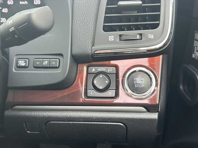 トヨタ クラウン ロイヤル ロイヤルサルーン i－Four 秋田県 2013(平25)年 7.8万km ブラック 純正ナビ/純正BT、CD、TV/純正16インチAW/ドライブレコーダー/コーナーセンサー/バックカメラ/ETC/スペアキー/４WD/取説、保証書