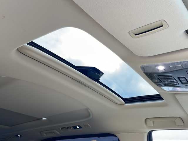 トヨタ アルファードハイブリット G 岩手県 2020(令2)年 4.7万km ホワイトパールクリスタルシャイン ４ＷＤ　メモリーナビ　ＢＴ　ＣＤ　ＤＶＤ　バックカメラ　サンルーフ　両側パワスライド　レザーシート　シートヒーター　エアシート　パワーシート　オートＬＥＤライトドラレコ　１７インチアルミ　スマートキー