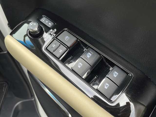 トヨタ アルファードハイブリット G 岩手県 2020(令2)年 4.7万km ホワイトパールクリスタルシャイン ４ＷＤ　メモリーナビ　ＢＴ　ＣＤ　ＤＶＤ　バックカメラ　サンルーフ　両側パワスライド　レザーシート　シートヒーター　エアシート　パワーシート　オートＬＥＤライトドラレコ　１７インチアルミ　スマートキー