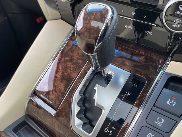 トヨタ アルファードハイブリット G 岩手県 2020(令2)年 4.7万km ホワイトパールクリスタルシャイン ４ＷＤ　メモリーナビ　ＢＴ　ＣＤ　ＤＶＤ　バックカメラ　サンルーフ　両側パワスライド　レザーシート　シートヒーター　エアシート　パワーシート　オートＬＥＤライトドラレコ　１７インチアルミ　スマートキー