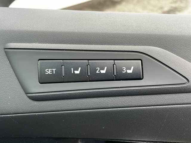 トヨタ アルファードハイブリット G 岩手県 2020(令2)年 4.7万km ホワイトパールクリスタルシャイン ４ＷＤ　メモリーナビ　ＢＴ　ＣＤ　ＤＶＤ　バックカメラ　サンルーフ　両側パワスライド　レザーシート　シートヒーター　エアシート　パワーシート　オートＬＥＤライトドラレコ　１７インチアルミ　スマートキー