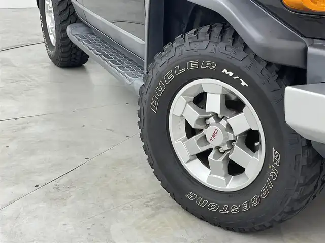 トヨタ ＦＪクルーザー カラーパッケージ 福岡県 2013(平25)年 5.5万km ブラック/ホワイト アルパインナビ／フルセグＴＶ　/バックカメラ　/ＥＴＣ　/クルーズコントロール　/コーナーセンサー　/リアデフロック　/ウインドシールドデアイサー　/横滑り防止装置　/電動格納式ドアミラー　/ＴＲＤアルミホイール