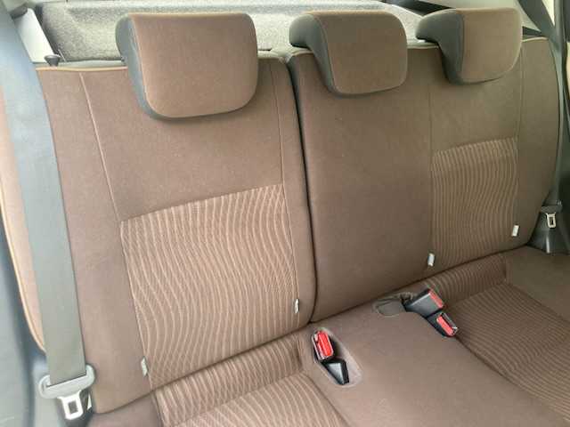 トヨタ アクア 三重県 2012(平24)年 9.7万km ライムホワイトパールクリスタルシャイン (株)IDOMが運営する【じしゃロン四日市店】の自社ローン専用車両になります。こちらは現金またはオートローンご利用時の価格です。自社ローンご希望の方は別途その旨お申付け下さい/純正SDナビ（CD/DVD/AM/FM）/バックカメラ/ETC/プッシュスタート/スマートキー/アイドリングストップ/ISOFIX/コーナーポール/純正フロアマット