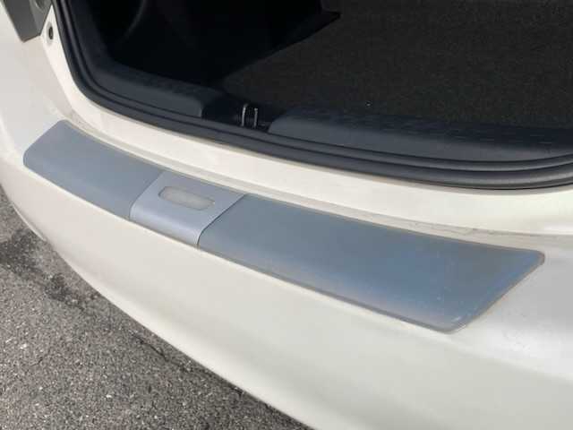 トヨタ アクア 三重県 2012(平24)年 9.7万km ライムホワイトパールクリスタルシャイン (株)IDOMが運営する【じしゃロン四日市店】の自社ローン専用車両になります。こちらは現金またはオートローンご利用時の価格です。自社ローンご希望の方は別途その旨お申付け下さい/純正SDナビ（CD/DVD/AM/FM）/バックカメラ/ETC/プッシュスタート/スマートキー/アイドリングストップ/ISOFIX/コーナーポール/純正フロアマット