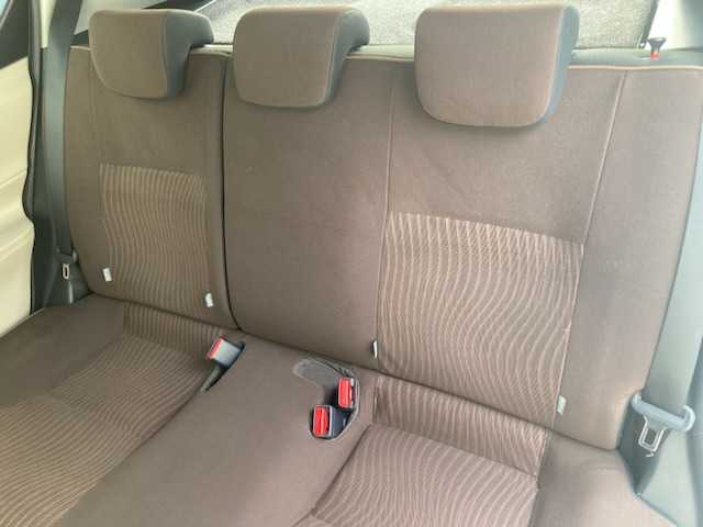 トヨタ アクア 三重県 2012(平24)年 9.7万km ライムホワイトパールクリスタルシャイン (株)IDOMが運営する【じしゃロン四日市店】の自社ローン専用車両になります。こちらは現金またはオートローンご利用時の価格です。自社ローンご希望の方は別途その旨お申付け下さい/純正SDナビ（CD/DVD/AM/FM）/バックカメラ/ETC/プッシュスタート/スマートキー/アイドリングストップ/ISOFIX/コーナーポール/純正フロアマット