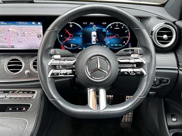 メルセデス・ベンツ Ｅ２００ 4マチック スポーツ 道東・釧路十勝 2021(令3)年 4.2万km ダイヤモンドホワイト ワンオーナー/４WD/エクスクルーシブパッケージ/　Burmesterサウンドシステム/　エアバランスパッケージ/　自動開閉トランク/　ヘッドアップディスプレイ/　後席シートヒーター/純正HDDナビ/　Type-C/BT/フルセグ/360°ビューカメラ/純正ETC2.0/純正前後ドライブレコーダー/アクティブクルーズコントロール/アクティブレーンアシスト/ブラインドスポットモニター/レザーシート/フロントパワーシート/ワイヤレス充電/純正19インチAW/純正フロアマット