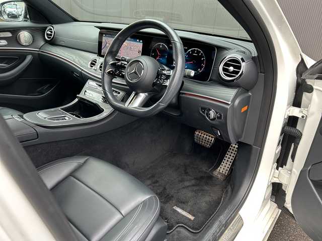 メルセデス・ベンツ Ｅ２００ 4マチック スポーツ 道東・釧路十勝 2021(令3)年 4.2万km ダイヤモンドホワイト ワンオーナー/４WD/エクスクルーシブパッケージ/　Burmesterサウンドシステム/　エアバランスパッケージ/　自動開閉トランク/　ヘッドアップディスプレイ/　後席シートヒーター/純正HDDナビ/　Type-C/BT/フルセグ/360°ビューカメラ/純正ETC2.0/純正前後ドライブレコーダー/アクティブクルーズコントロール/アクティブレーンアシスト/ブラインドスポットモニター/レザーシート/フロントパワーシート/ワイヤレス充電/純正19インチAW/純正フロアマット