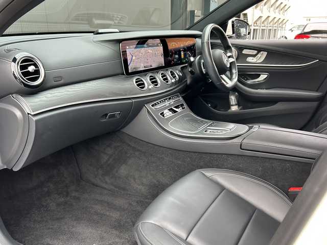 メルセデス・ベンツ Ｅ２００ 4マチック スポーツ 道東・釧路十勝 2021(令3)年 4.2万km ダイヤモンドホワイト ワンオーナー/４WD/エクスクルーシブパッケージ/　Burmesterサウンドシステム/　エアバランスパッケージ/　自動開閉トランク/　ヘッドアップディスプレイ/　後席シートヒーター/純正HDDナビ/　Type-C/BT/フルセグ/360°ビューカメラ/純正ETC2.0/純正前後ドライブレコーダー/アクティブクルーズコントロール/アクティブレーンアシスト/ブラインドスポットモニター/レザーシート/フロントパワーシート/ワイヤレス充電/純正19インチAW/純正フロアマット