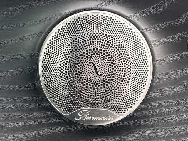 メルセデス・ベンツ Ｅ２００ 4マチック スポーツ 道東・釧路十勝 2021(令3)年 4.2万km ダイヤモンドホワイト ワンオーナー/４WD/エクスクルーシブパッケージ/　Burmesterサウンドシステム/　エアバランスパッケージ/　自動開閉トランク/　ヘッドアップディスプレイ/　後席シートヒーター/純正HDDナビ/　Type-C/BT/フルセグ/360°ビューカメラ/純正ETC2.0/純正前後ドライブレコーダー/アクティブクルーズコントロール/アクティブレーンアシスト/ブラインドスポットモニター/レザーシート/フロントパワーシート/ワイヤレス充電/純正19インチAW/純正フロアマット