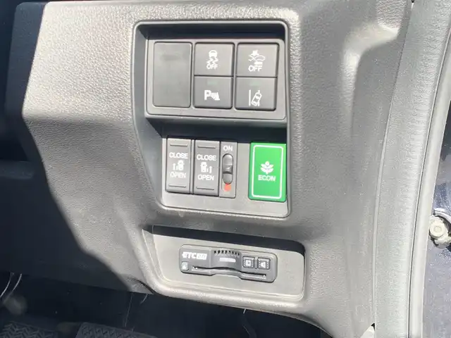 ホンダ オデッセイ アブソルート 大分県 2020(令2)年 4.3万km プレミアムヴィーナスブラックP ・純正10インチナビ(VXU-217DYi)/・フルセグ/・マルチビューカメラシステム/・Gathersリアフリップダウンモニター/・純正ビルトインETC2.0/・社外前後ドライブレコーダー/・パドルシフト/・ホンダセンシング/・レーンキープアシスト/・アダプティブクルーズコントロール/・クリアランスソナー/・D席パワーシート/・ハーフレザーシート/・2ndシートオットマン/・ハンズフリースライドドア/・両側パワースライドドア