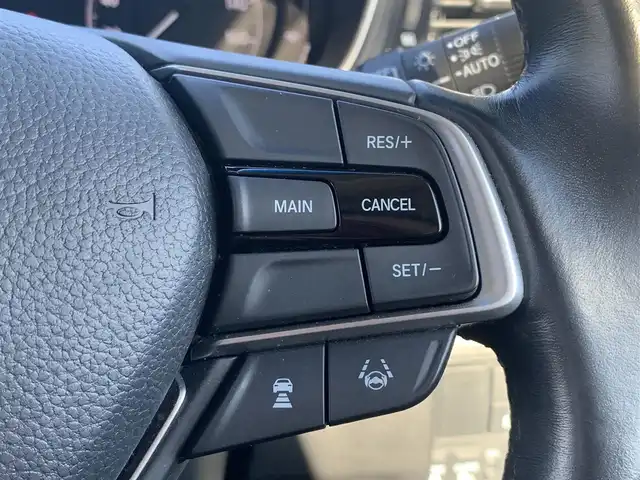 ホンダ オデッセイ アブソルート 大分県 2020(令2)年 4.3万km プレミアムヴィーナスブラックP ・純正10インチナビ(VXU-217DYi)/・フルセグ/・マルチビューカメラシステム/・Gathersリアフリップダウンモニター/・純正ビルトインETC2.0/・社外前後ドライブレコーダー/・パドルシフト/・ホンダセンシング/・レーンキープアシスト/・アダプティブクルーズコントロール/・クリアランスソナー/・D席パワーシート/・ハーフレザーシート/・2ndシートオットマン/・ハンズフリースライドドア/・両側パワースライドドア