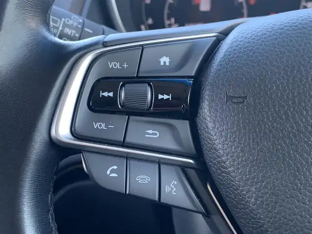 ホンダ オデッセイ アブソルート 大分県 2020(令2)年 4.3万km プレミアムヴィーナスブラックP ・純正10インチナビ(VXU-217DYi)/・フルセグ/・マルチビューカメラシステム/・Gathersリアフリップダウンモニター/・純正ビルトインETC2.0/・社外前後ドライブレコーダー/・パドルシフト/・ホンダセンシング/・レーンキープアシスト/・アダプティブクルーズコントロール/・クリアランスソナー/・D席パワーシート/・ハーフレザーシート/・2ndシートオットマン/・ハンズフリースライドドア/・両側パワースライドドア