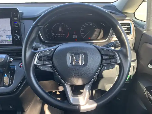 ホンダ オデッセイ アブソルート 大分県 2020(令2)年 4.3万km プレミアムヴィーナスブラックP ・純正10インチナビ(VXU-217DYi)/・フルセグ/・マルチビューカメラシステム/・Gathersリアフリップダウンモニター/・純正ビルトインETC2.0/・社外前後ドライブレコーダー/・パドルシフト/・ホンダセンシング/・レーンキープアシスト/・アダプティブクルーズコントロール/・クリアランスソナー/・D席パワーシート/・ハーフレザーシート/・2ndシートオットマン/・ハンズフリースライドドア/・両側パワースライドドア