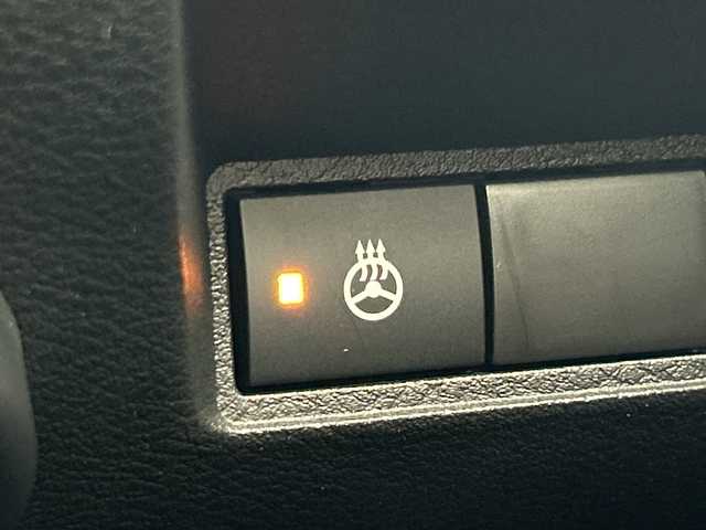 日産 ノート X 三重県 2020(令2)年 3.4万km ビビットブルー / スーパーブラック 2トーン /禁煙車//純正9インチMOPナビ//アラウンドビューモニター//純正OP本革シート//ワイヤレス充電//プロパイロット//エマージェンシーブレーキ//衝突軽減ブレーキ//レーンキープアシスト//レーダークルーズコントロール//ブラインドスポットモニター//オートハイビーム//純正ビルトインETC2.0//インテリジェントスマートルームミラー//前後コーナーセンサー//純正前方ドライブレコーダー//LED//フォグ//ステアリングヒーター