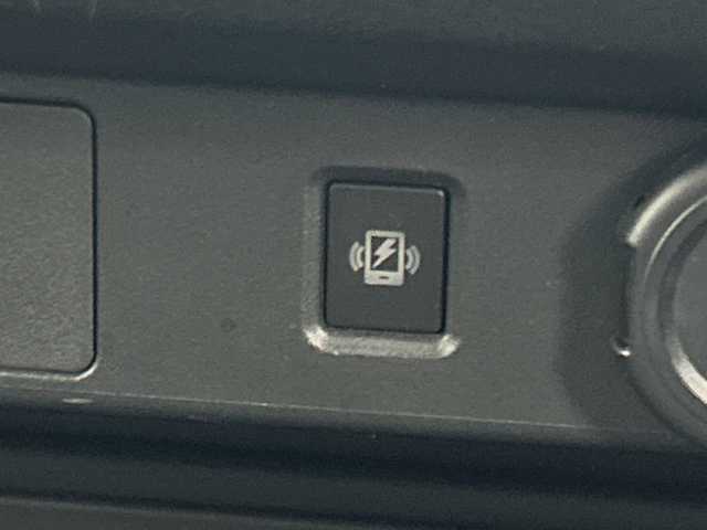 日産 ノート X 三重県 2020(令2)年 3.4万km ビビットブルー / スーパーブラック 2トーン /禁煙車//純正9インチMOPナビ//アラウンドビューモニター//純正OP本革シート//ワイヤレス充電//プロパイロット//エマージェンシーブレーキ//衝突軽減ブレーキ//レーンキープアシスト//レーダークルーズコントロール//ブラインドスポットモニター//オートハイビーム//純正ビルトインETC2.0//インテリジェントスマートルームミラー//前後コーナーセンサー//純正前方ドライブレコーダー//LED//フォグ//ステアリングヒーター