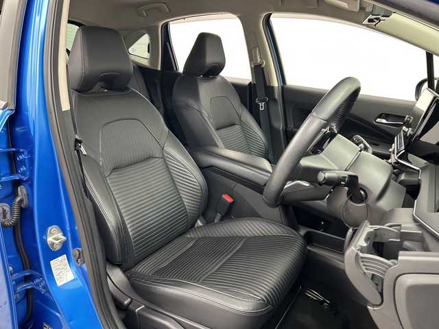 日産 ノート X 三重県 2020(令2)年 3.4万km ビビットブルー / スーパーブラック 2トーン /禁煙車//純正9インチMOPナビ//アラウンドビューモニター//純正OP本革シート//ワイヤレス充電//プロパイロット//エマージェンシーブレーキ//衝突軽減ブレーキ//レーンキープアシスト//レーダークルーズコントロール//ブラインドスポットモニター//オートハイビーム//純正ビルトインETC2.0//インテリジェントスマートルームミラー//前後コーナーセンサー//純正前方ドライブレコーダー//LED//フォグ//ステアリングヒーター