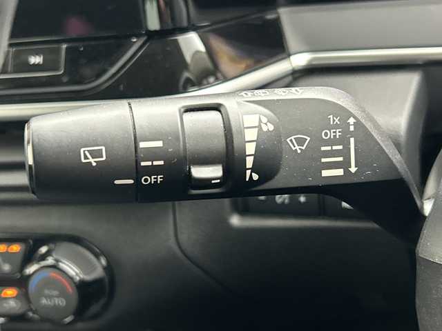 日産 ノート X 三重県 2020(令2)年 3.4万km ビビットブルー / スーパーブラック 2トーン /禁煙車//純正9インチMOPナビ//アラウンドビューモニター//純正OP本革シート//ワイヤレス充電//プロパイロット//エマージェンシーブレーキ//衝突軽減ブレーキ//レーンキープアシスト//レーダークルーズコントロール//ブラインドスポットモニター//オートハイビーム//純正ビルトインETC2.0//インテリジェントスマートルームミラー//前後コーナーセンサー//純正前方ドライブレコーダー//LED//フォグ//ステアリングヒーター