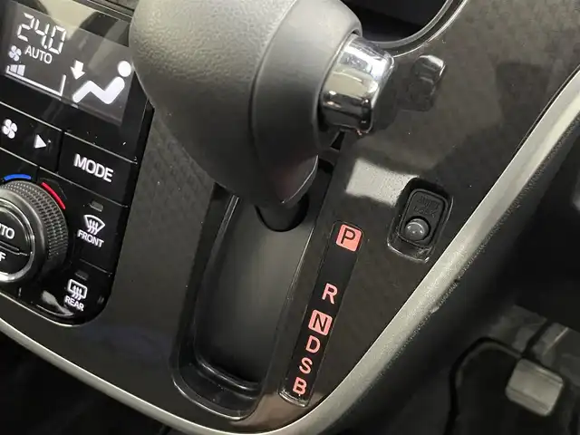 ダイハツ ムーヴ カスタム X LTD SAⅢ 道央・札幌 2021(令3)年 2.3万km ブラックマイカメタリック ・４WD/・衝突軽減ブレーキ/・シートヒーター/・横滑り防止機能/・オートハイビーム/・アイドリングストップ/・純正オーディオ/・Ｂｌｕｅｔｏｏｔｈ＆ＣＤ/・オートライト/・オートエアコン/・ＬＥＤヘッドライト/・フロントフォグ/・電動格納ウインカーミラー/・純正フロアマット/・純正アルミホイール/・クリアランスソナー/・誤発進抑制機能/・先行車発進通知/・スマートキー＆プッシュスタート/・レーンアシスト/・盗難防止システム