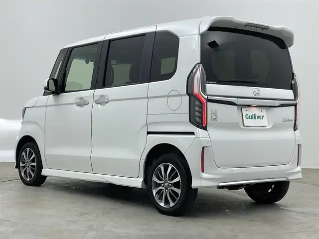 ホンダ Ｎ ＢＯＸ カスタム L 埼玉県 2022(令4)年 2.8万km プラチナホワイトパール ４ＷＤ　純正メモリナビ　ＢＴ　ＣＤ　ＤＶＤ　ＳＤ　ｉＰｏｄ　フルセグＴＶ　バックカメラ　シートヒーター　追従クルコン　スマートキー　衝突軽減　横滑り防止装置　レーンキープ　オートライト　ＬＥＤ　ＡＢＳ