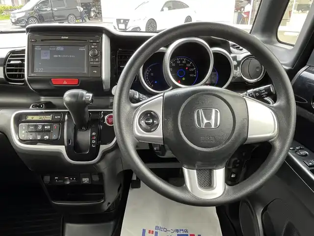 ホンダ Ｎ ＢＯＸ カスタム G Lパッケージ 長崎県 2016(平28)年 8.7万km プレミアムホワイトパールⅡ (株)IDOMが運営する【じしゃロン長崎店】の自社ローン専用車両になりますこちらは現金またはオートローンご利用時の価格です。自社ローンご希望の方は別途その旨お申付け下さい/バックカメラ　/ＨＩＤヘッドライト　/ＣＴＢＡ　/パワースライドドア　/プッシュスタート　/ＥＴＣ　/スマートキー　/電格ミラー　/オートライト