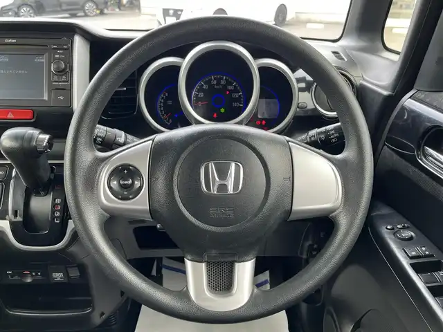 ホンダ Ｎ ＢＯＸ カスタム G Lパッケージ 長崎県 2016(平28)年 8.7万km プレミアムホワイトパールⅡ (株)IDOMが運営する【じしゃロン長崎店】の自社ローン専用車両になりますこちらは現金またはオートローンご利用時の価格です。自社ローンご希望の方は別途その旨お申付け下さい/バックカメラ　/ＨＩＤヘッドライト　/ＣＴＢＡ　/パワースライドドア　/プッシュスタート　/ＥＴＣ　/スマートキー　/電格ミラー　/オートライト