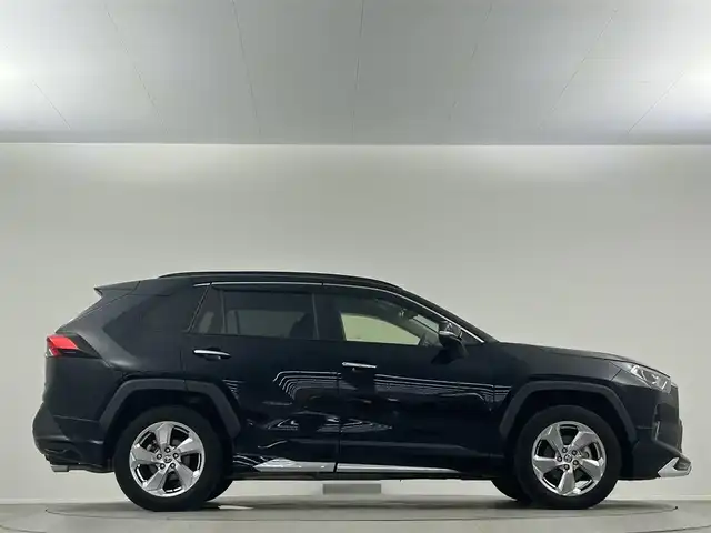 トヨタ ＲＡＶ４ ハイブリッドG 埼玉県 2021(令3)年 4.2万km アティチュードブラックマイカ 純正９型ナビ　フルセグ　ＨＤＭＩ　ＢＴ　モデリスタエアロ　置くだけ充電　バックカメラ　Ｄ席シートヒーター　Ｄ席パワーシート　アダプティブクルーズコントロール　前後ドライブレコーダー　ビルトインＥＴＣ