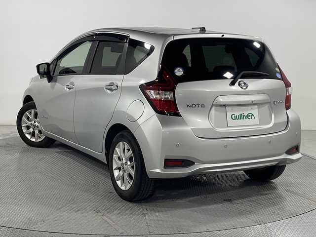 日産 ノート e－パワー X Vセレクション 広島県 2020(令2)年 4.5万km ブリリアントシルバー 禁煙/社外ナビ/インテリジェントアラウンドビューモニター/インテリジェントルームミラー/インテリジェントエマージェンシーブレーキ/車線逸脱警報/踏み間違い防止/ハイビームアシスト/フロント/バックソナー/LEDヘッドランプ/オートライト/純正15インチアルミホイール/ドライブレコーダー/スマートキー/ETC