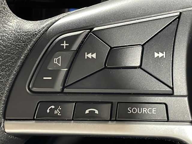 日産 ノート e－パワー X Vセレクション 広島県 2020(令2)年 4.5万km ブリリアントシルバー 禁煙/社外ナビ/インテリジェントアラウンドビューモニター/インテリジェントルームミラー/インテリジェントエマージェンシーブレーキ/車線逸脱警報/踏み間違い防止/ハイビームアシスト/フロント/バックソナー/LEDヘッドランプ/オートライト/純正15インチアルミホイール/ドライブレコーダー/スマートキー/ETC