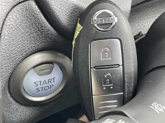 日産 ノート e－パワーオーテック 東京都 2018(平30)年 8.3万km ダークメタルグレー 純正ナビ/バックモニター/エマージェンシーブレーキ/車線逸脱警報/ETC/ドライブレコーダー/車両検知警報/横滑り防止措置/スマートキー/プッシュスタート/オートエアコン/ステアリングスイッチ