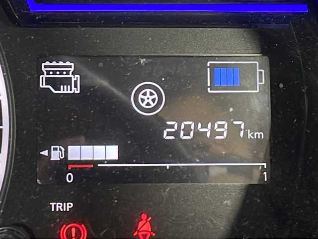 日産 ノート e－パワー メダリスト 広島県 2017(平29)年 2.1万km ホワイト 禁煙車　/純正ナビ　/アラウンドビューモニター　/デジタルインナーミラー　/スマートキー　/ハーフレザーシート　/スマートキー　/オートライト　/ＬＥＤヘッドライト　/コーナーセンサー　/純正１５インチアルミホイール/純正フロアマット/ドライブレコーダー/Wエアバック/レーンキープ/オートエアコン