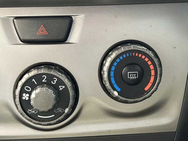 トヨタ ｂＢ S Xバージョン 岐阜県 2006(平18)年 16.9万km ブライトシルバーM 社外ナビゲーション/Bluetooth/フルセグ視聴/ETC/キーレス/ハロゲンライト/シートカバー/革巻きステアリング/純正鉄チン積み込み