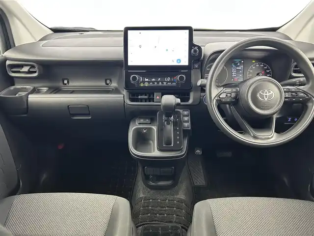 トヨタ シエンタ ハイブリッド G 千葉県 2024(令6)年 0.9万km グレイッシュブルー 禁煙車/トヨタセーフティセンス/　・プリクラッシュセーフティ/　・オートマチックハイビーム /　・レーンディパーチャーアラート（LDA）/　・ロードサインアシスト（RSA）（道路標識認識支援）/　・先行車発進お知らせ機能/ブラインドスポットモニター/コーナーセンサー/両側パワースライドドア /レーダークルーズコントロール/純正10.5インチディスプレイオーデイィオ/　フルセグ/BT/AppleCarPlay/AndroidAuto/パノラミックビューモニター/純正フロアマット