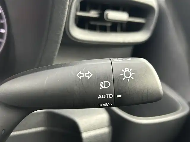 トヨタ シエンタ ハイブリッド G 千葉県 2024(令6)年 0.9万km グレイッシュブルー 禁煙車/トヨタセーフティセンス/　・プリクラッシュセーフティ/　・オートマチックハイビーム /　・レーンディパーチャーアラート（LDA）/　・ロードサインアシスト（RSA）（道路標識認識支援）/　・先行車発進お知らせ機能/ブラインドスポットモニター/コーナーセンサー/両側パワースライドドア /レーダークルーズコントロール/純正10.5インチディスプレイオーデイィオ/　フルセグ/BT/AppleCarPlay/AndroidAuto/パノラミックビューモニター/純正フロアマット