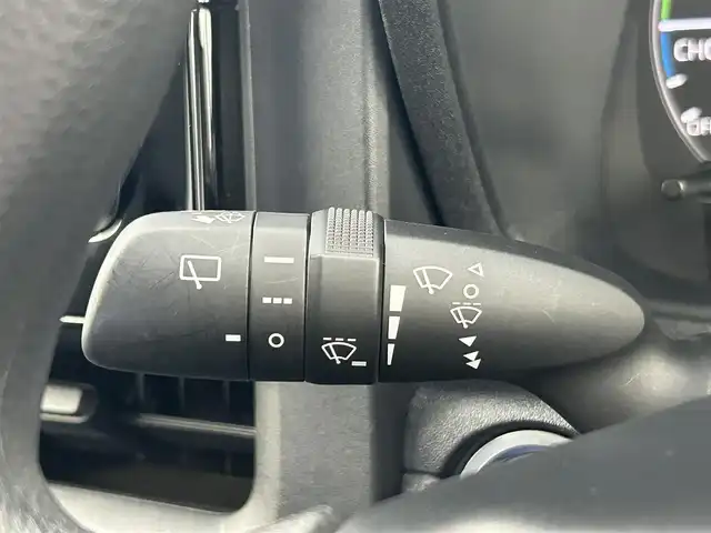 トヨタ シエンタ ハイブリッド G 千葉県 2024(令6)年 0.9万km グレイッシュブルー 禁煙車/トヨタセーフティセンス/　・プリクラッシュセーフティ/　・オートマチックハイビーム /　・レーンディパーチャーアラート（LDA）/　・ロードサインアシスト（RSA）（道路標識認識支援）/　・先行車発進お知らせ機能/ブラインドスポットモニター/コーナーセンサー/両側パワースライドドア /レーダークルーズコントロール/純正10.5インチディスプレイオーデイィオ/　フルセグ/BT/AppleCarPlay/AndroidAuto/パノラミックビューモニター/純正フロアマット