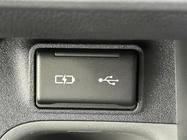トヨタ シエンタ ハイブリッド G 千葉県 2024(令6)年 0.9万km グレイッシュブルー 禁煙車/トヨタセーフティセンス/　・プリクラッシュセーフティ/　・オートマチックハイビーム /　・レーンディパーチャーアラート（LDA）/　・ロードサインアシスト（RSA）（道路標識認識支援）/　・先行車発進お知らせ機能/ブラインドスポットモニター/コーナーセンサー/両側パワースライドドア /レーダークルーズコントロール/純正10.5インチディスプレイオーデイィオ/　フルセグ/BT/AppleCarPlay/AndroidAuto/パノラミックビューモニター/純正フロアマット
